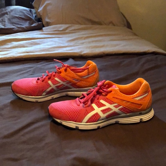 Shoes - Picture 2 of 5